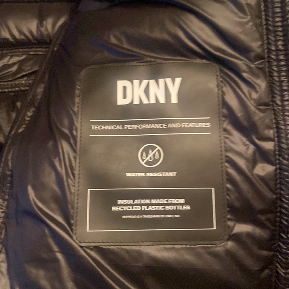 Woman’s DKNY jacket - Picture 3 of 3